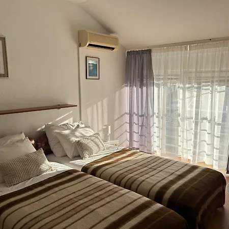 Guest house Rusev Preko