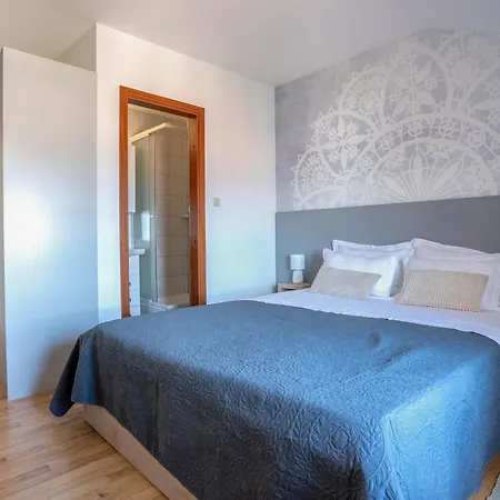 Rusev Guest house